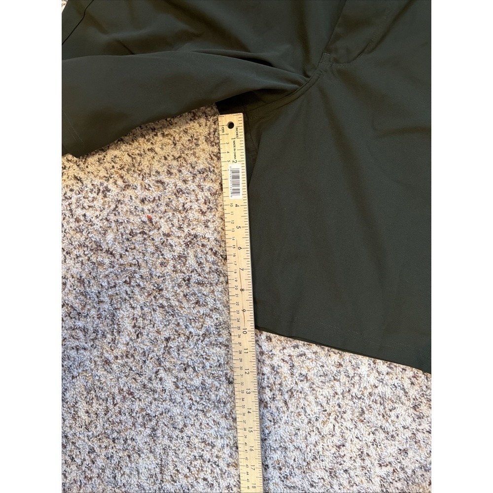 Lululemon Shorts Men's Sz 34 Light Green 10" Inseam Polyester Great Condition - Picture 8 of 9